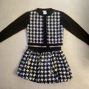 Microbe Kids; 2 pieces set in white and black colors.